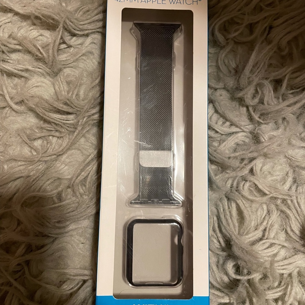 New Apple Watch Band 42mm Stainless Steel Mesh Band with Matching Cover